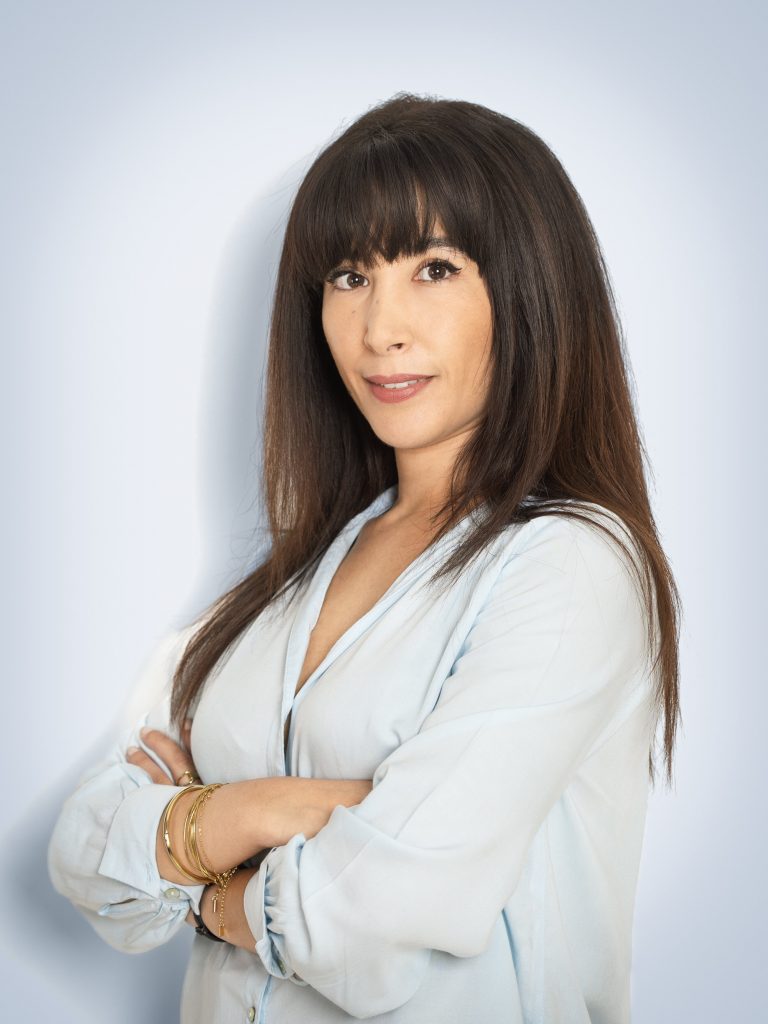 Maître Anissa Makhlouche, Portrait d'Avocate en public au cabinet Lantero & Associés
